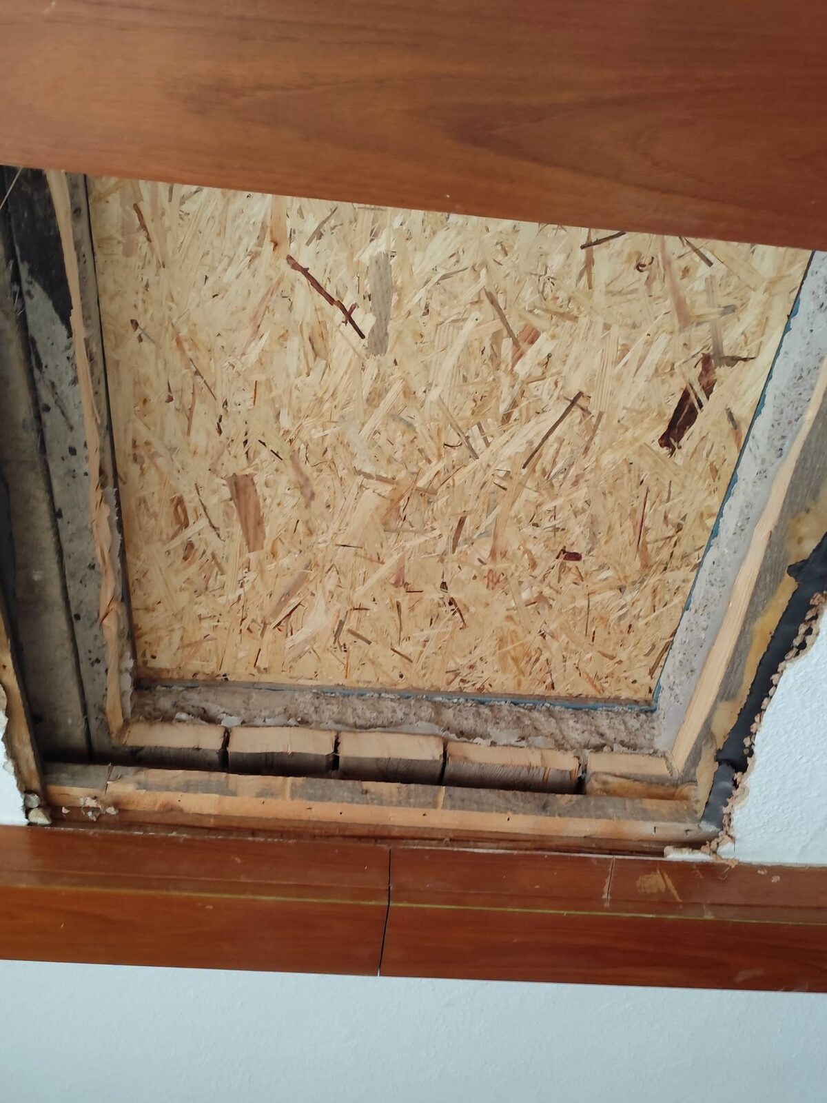 Dodatečné propojení dvou pater mlynářskými schody s uzamykatelným…
